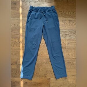 Lululemon Women's On The Fly 7/8 Ankle Pant Blue Drawstring LW5BLPS Size 2